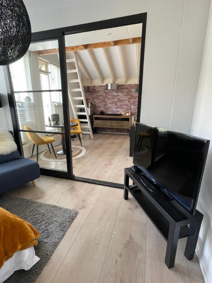 Gezellige Knusse Studio Met Bubbelbad Huizen Exterior photo